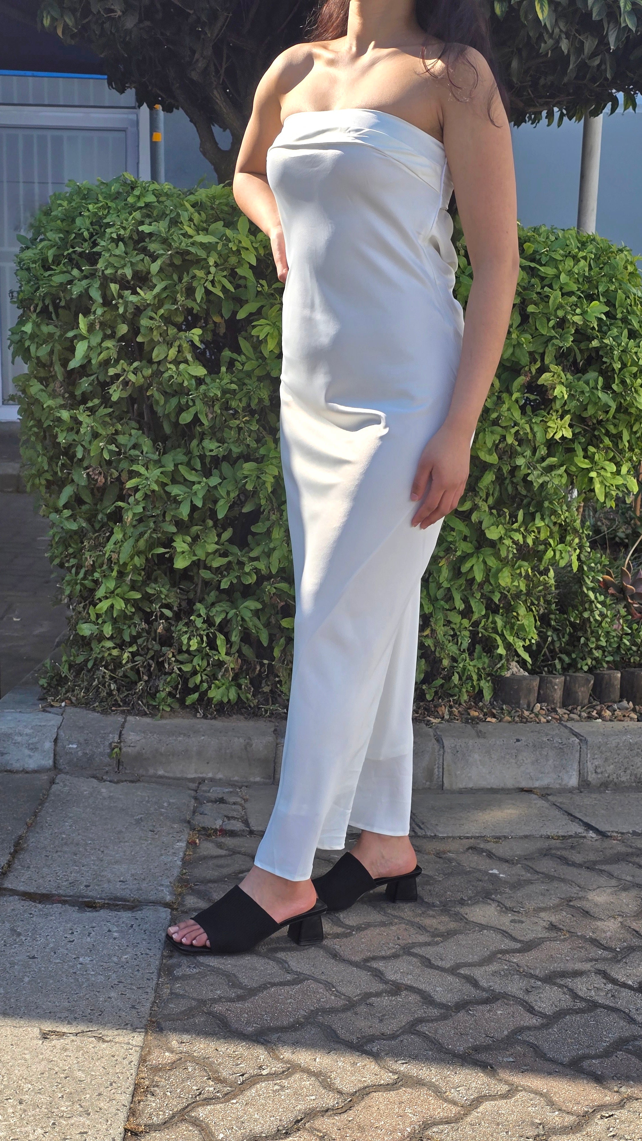 Glamorous Satin Bodycon Dress – Luxe Shine & Flattering Fit