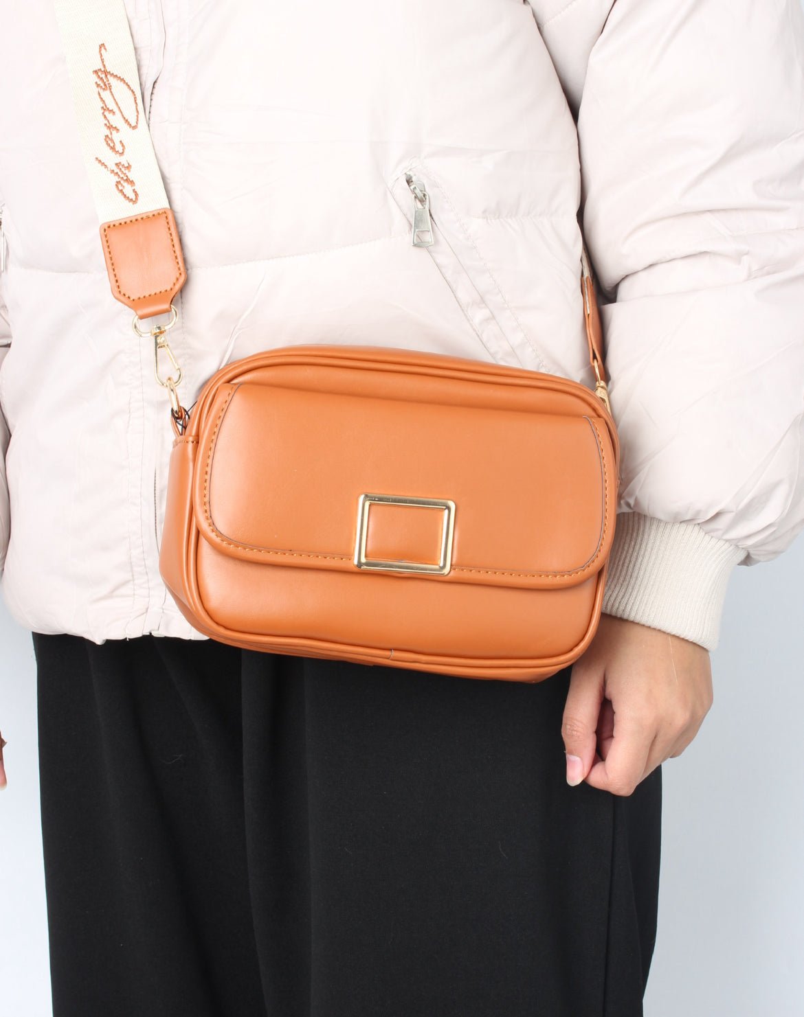 Minimalist PU Leather Crossbody Bag – Everyday Chic & Spacious  H722