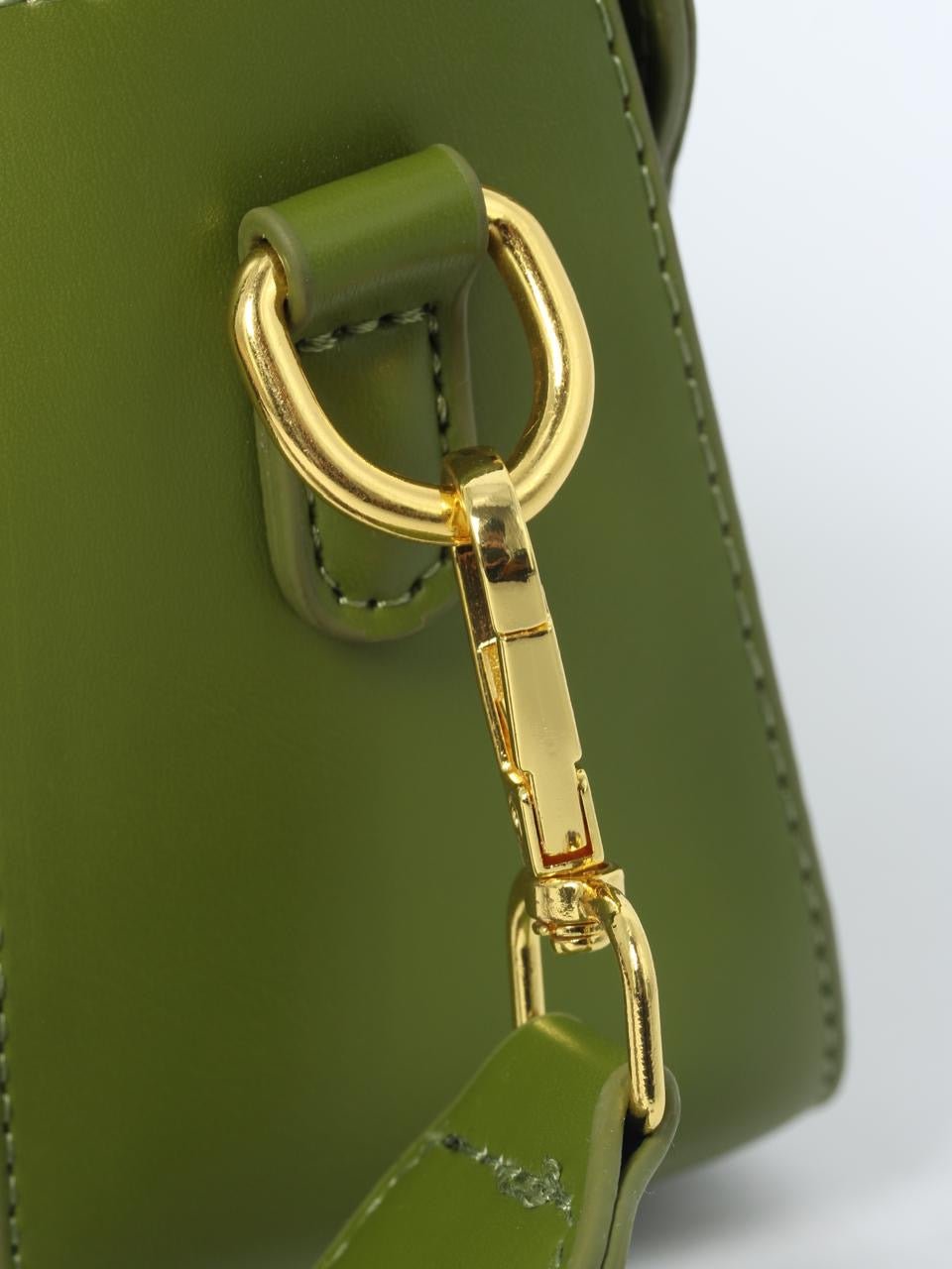 Quilted PU Leather Shoulder Bag – Elegant & Compact 60024