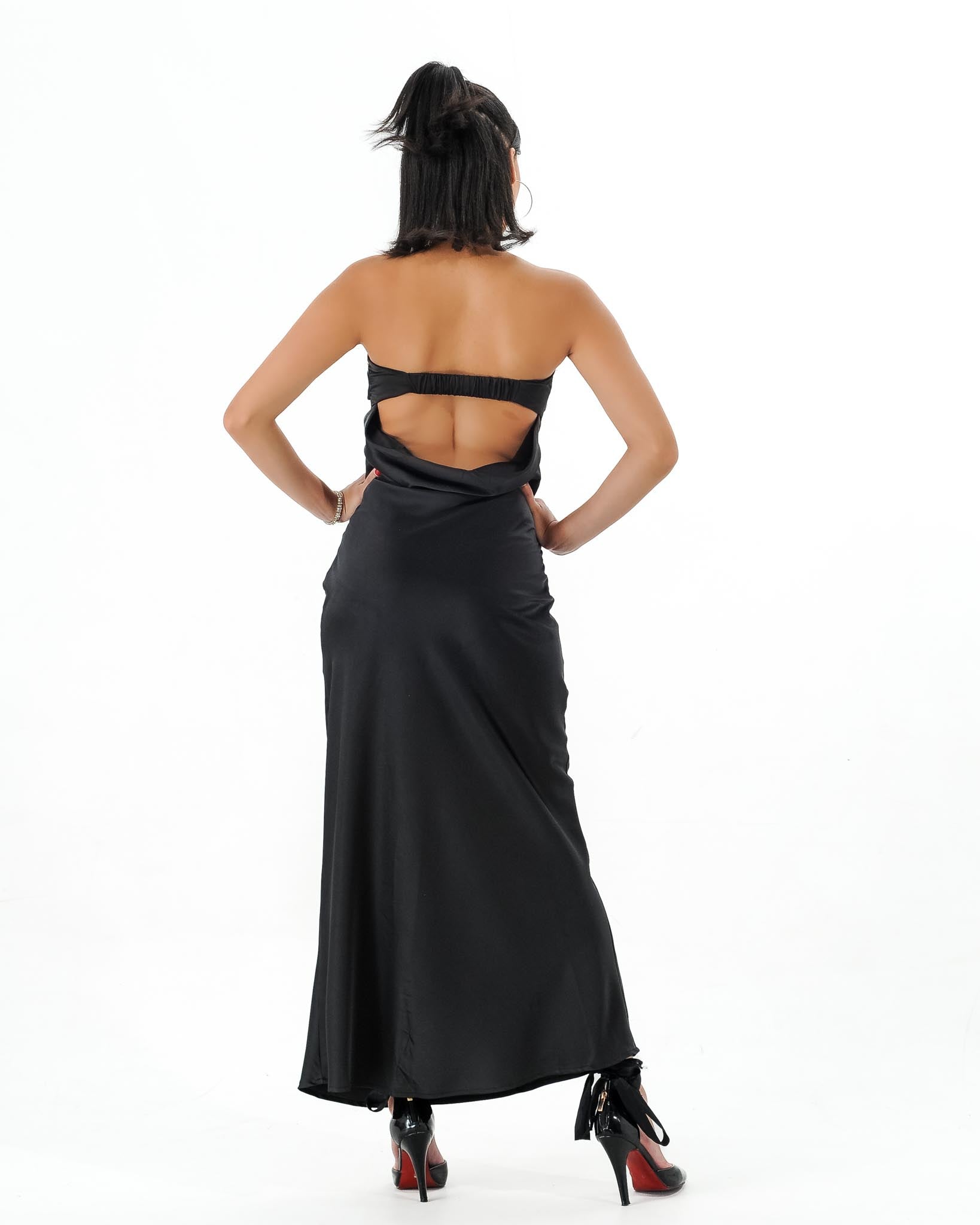 Glamorous Satin Bodycon Dress – Luxe Shine & Flattering Fit