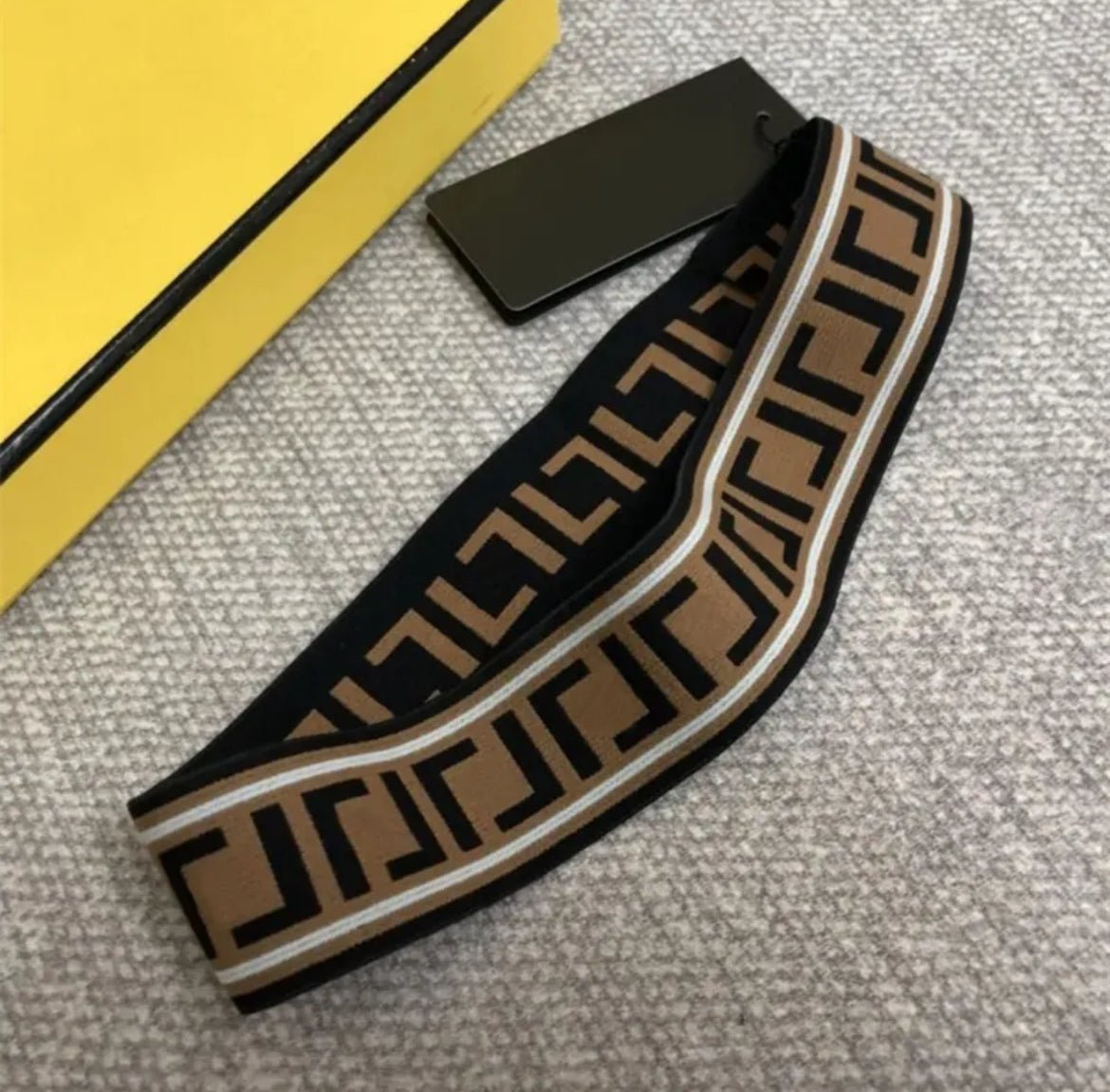 Classic Headband – Comfortable and Chic Hair Accessory