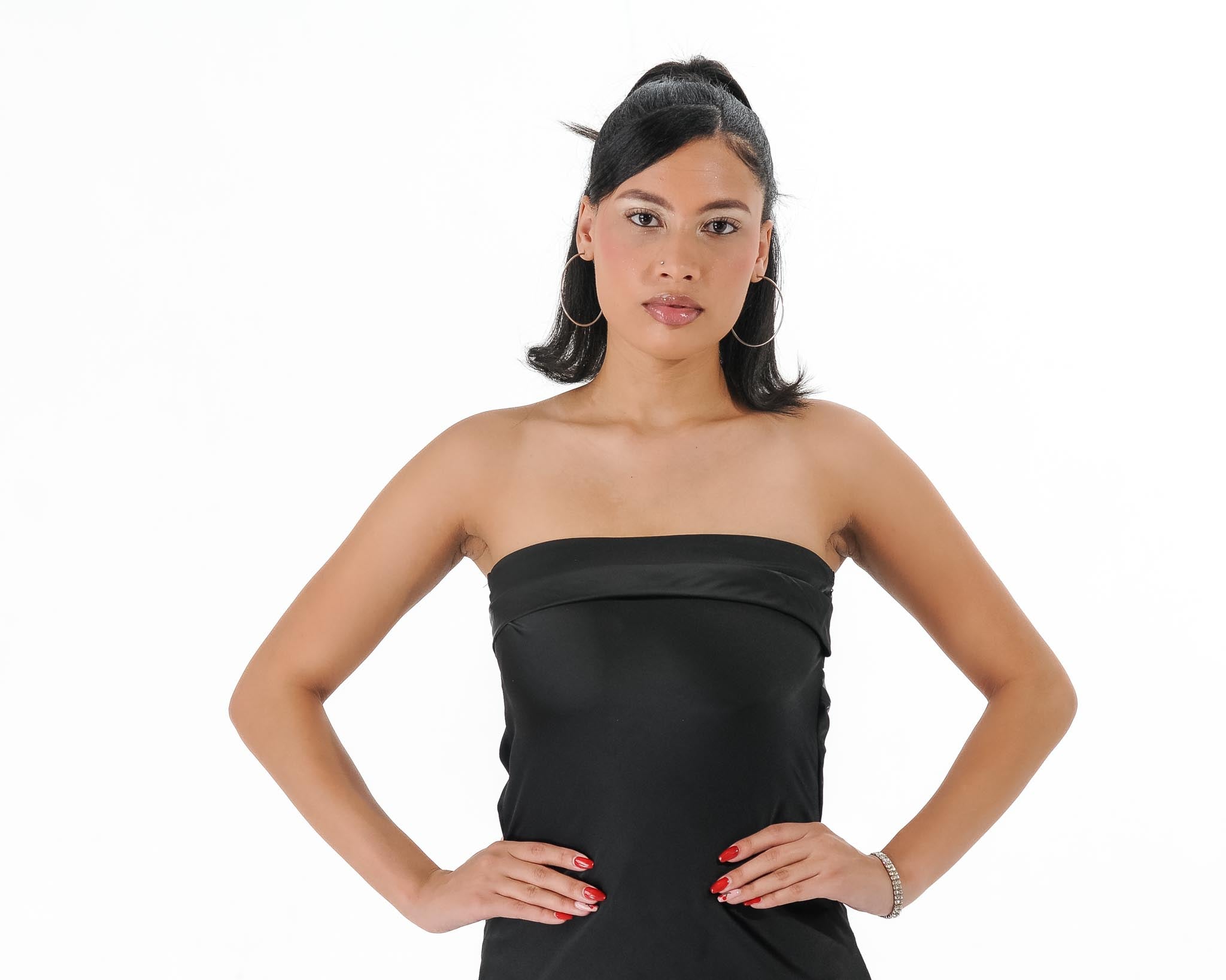 Glamorous Satin Bodycon Dress – Luxe Shine & Flattering Fit