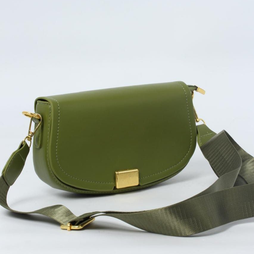 - Elegant Saddle Crossbody Bag - Stylish & Compact Everyday Purse 60022