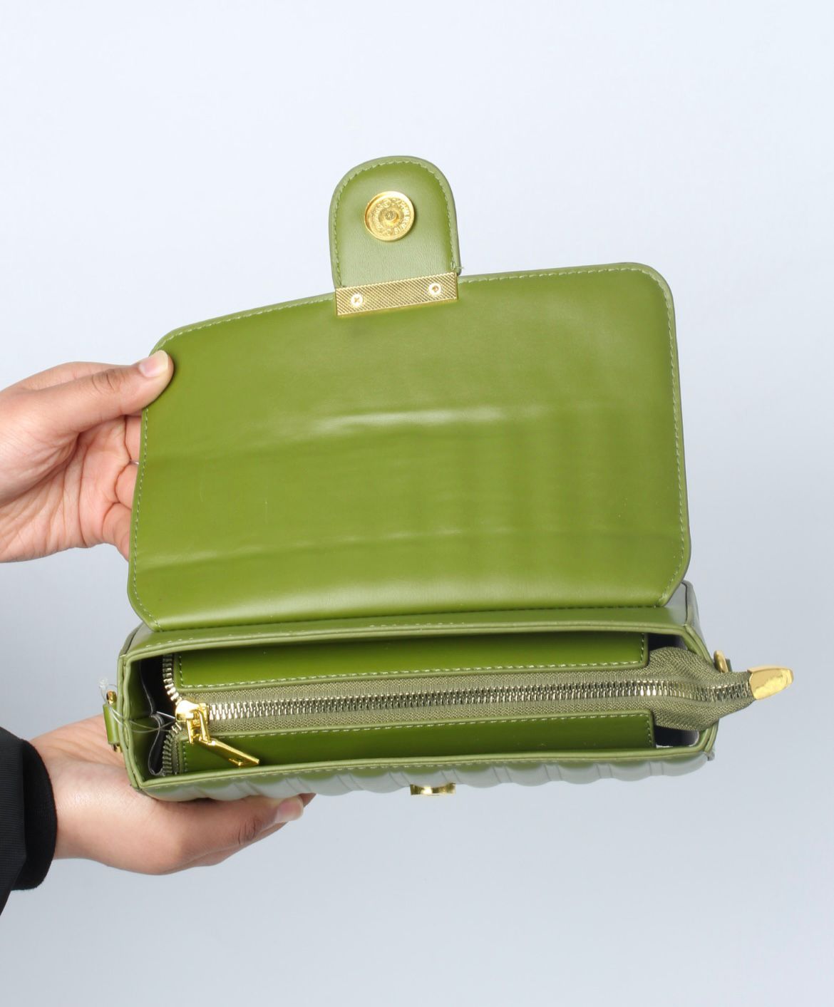 Quilted PU Leather Shoulder Bag – Elegant & Compact 60024