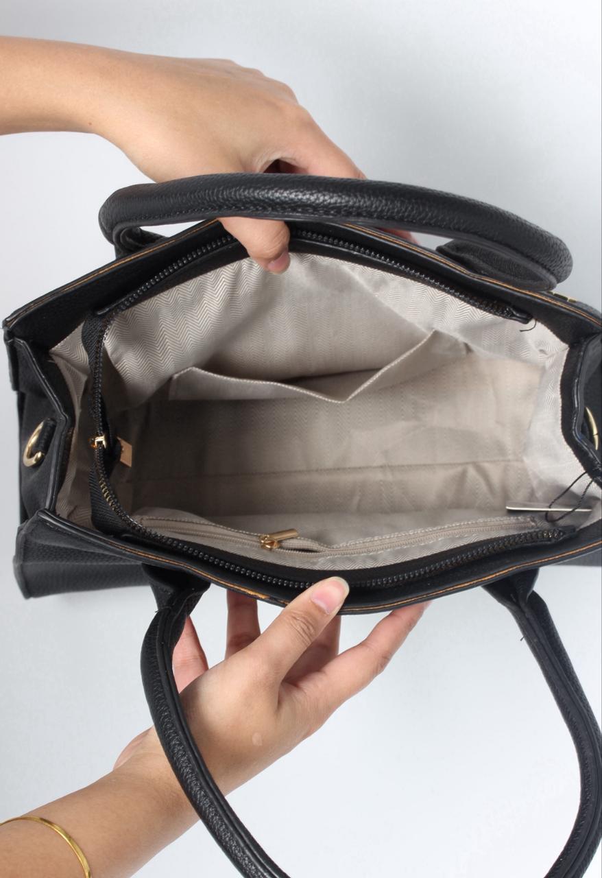 Elegant Structured Tote Bag – Classic & Versatile 8X059