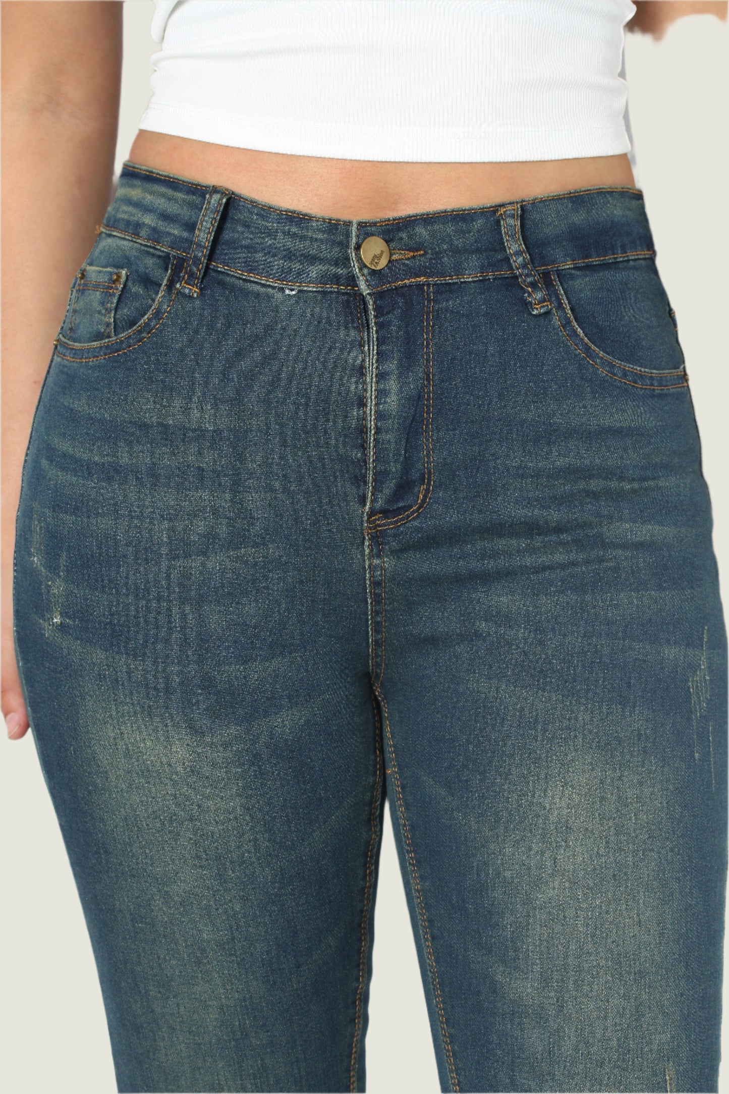 Slim Fit Skinny Jeans – Sleek, Flattering Style for Everyday Wear