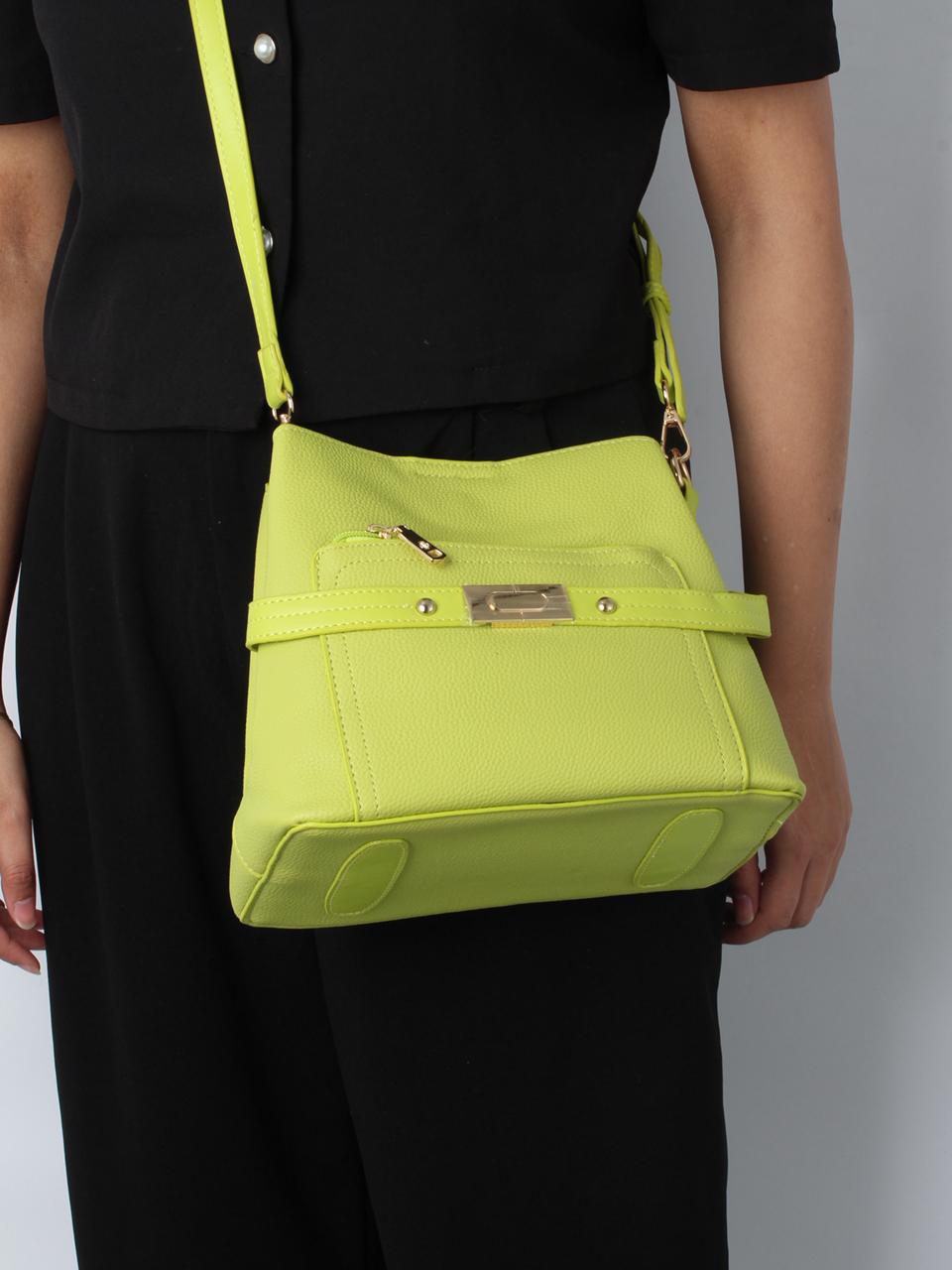 Chic Structured Handbag - Sleek, Stylish & Versatile 443