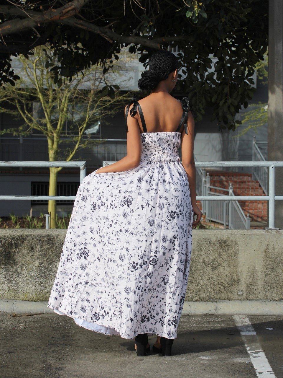 Floral Tie-Strap Maxi Dress – Sweetheart Neck Summer Style