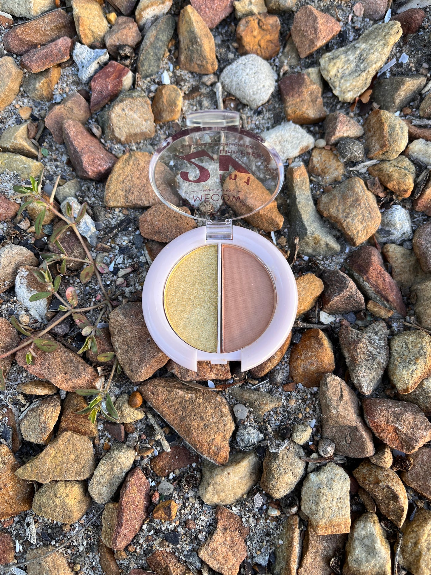 Double Beauty Dual Highlighter & Contour Powder - Define & Illuminate
