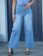 High-Waisted Straight-Leg Washed Denim Jeans – Light Blue