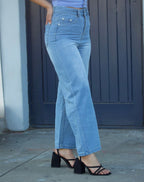 High-Waisted Straight-Leg Washed Denim Jeans – Light Blue
