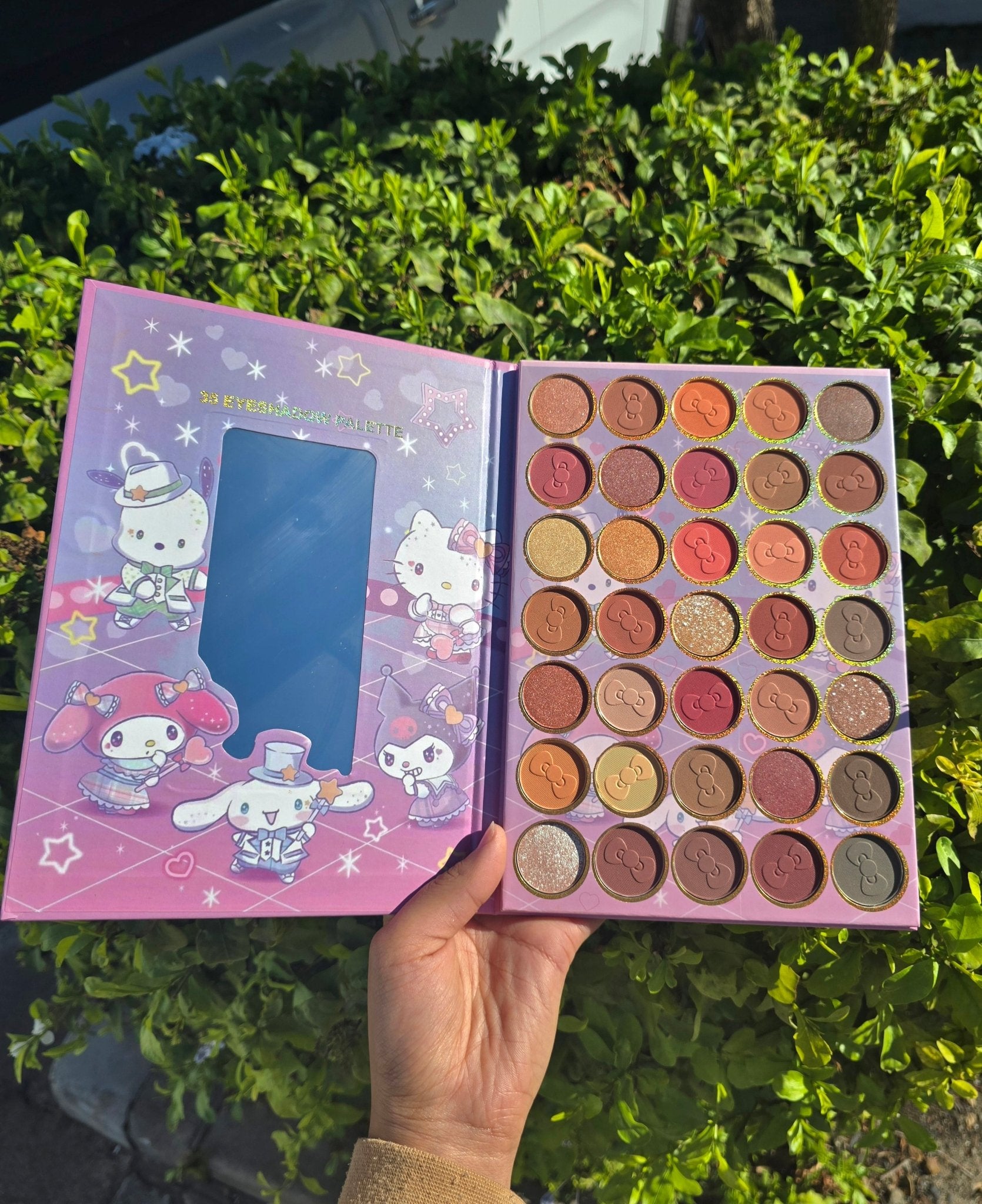 Hello Kitty 35-Color Purple Eyeshadow Palette
