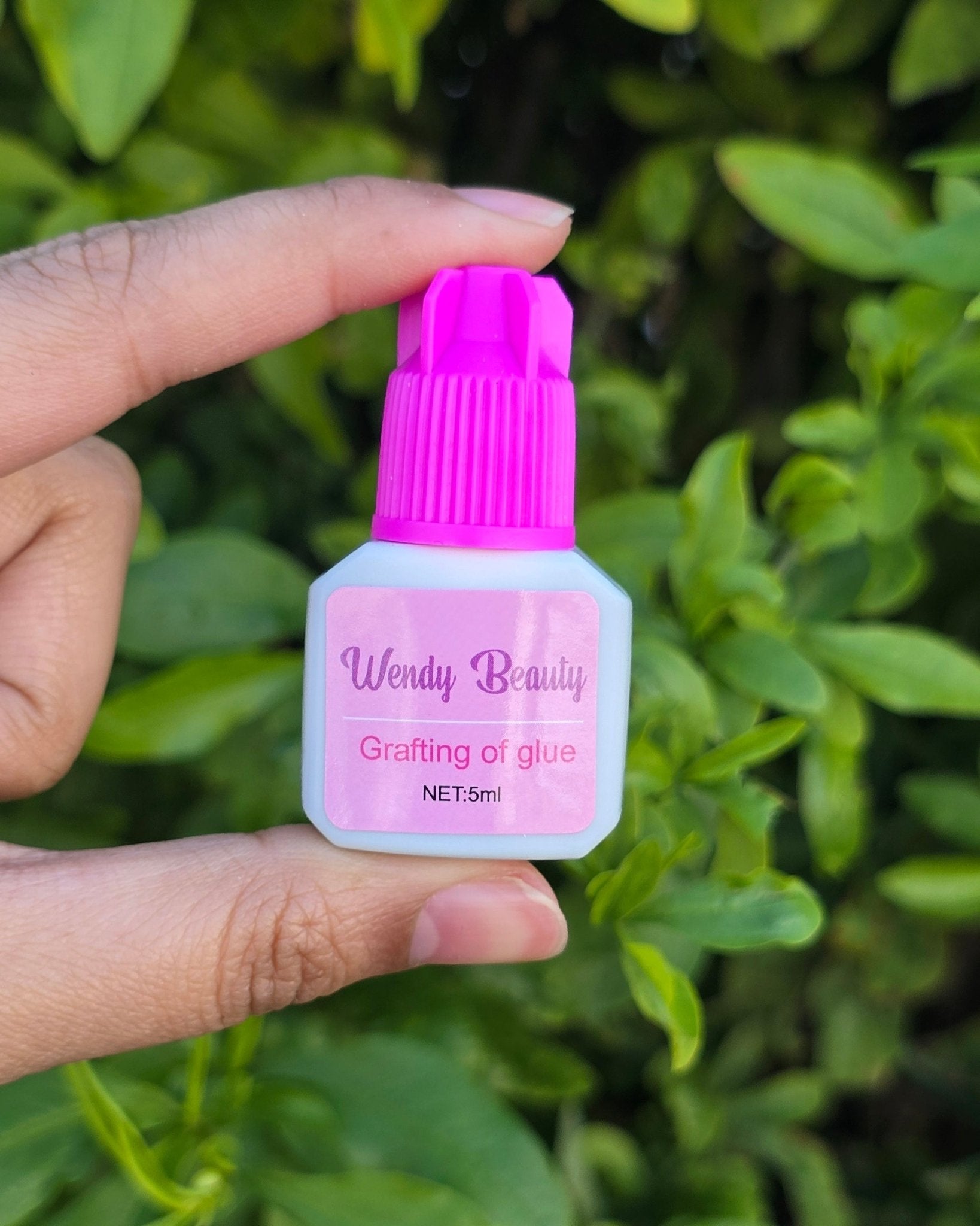 Strong Hold Lash Glue – Long Lasting Eyelash Adhesive