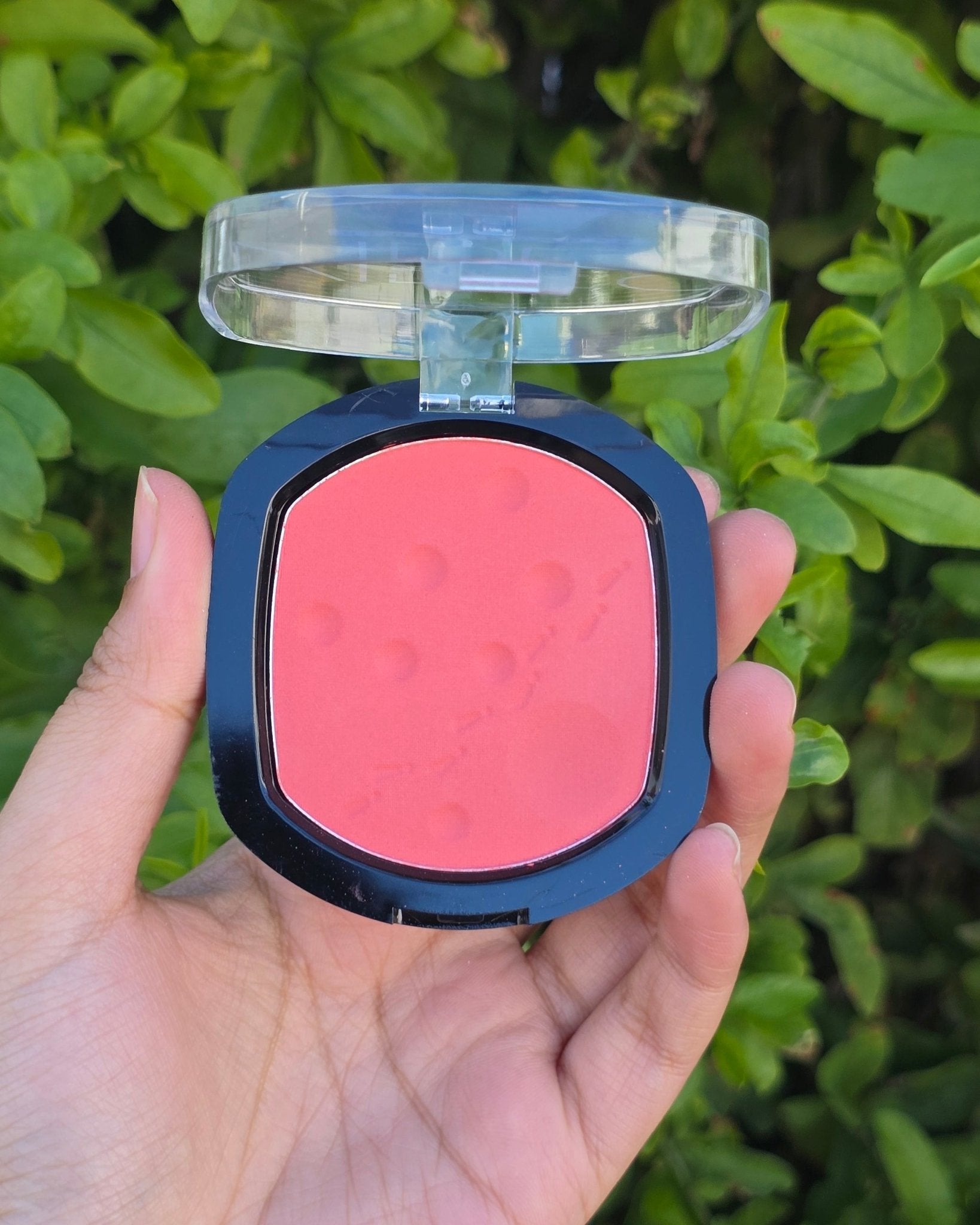 Seven Cool Velvet Blush Powder – Soft Matte Finish for Natural Glow