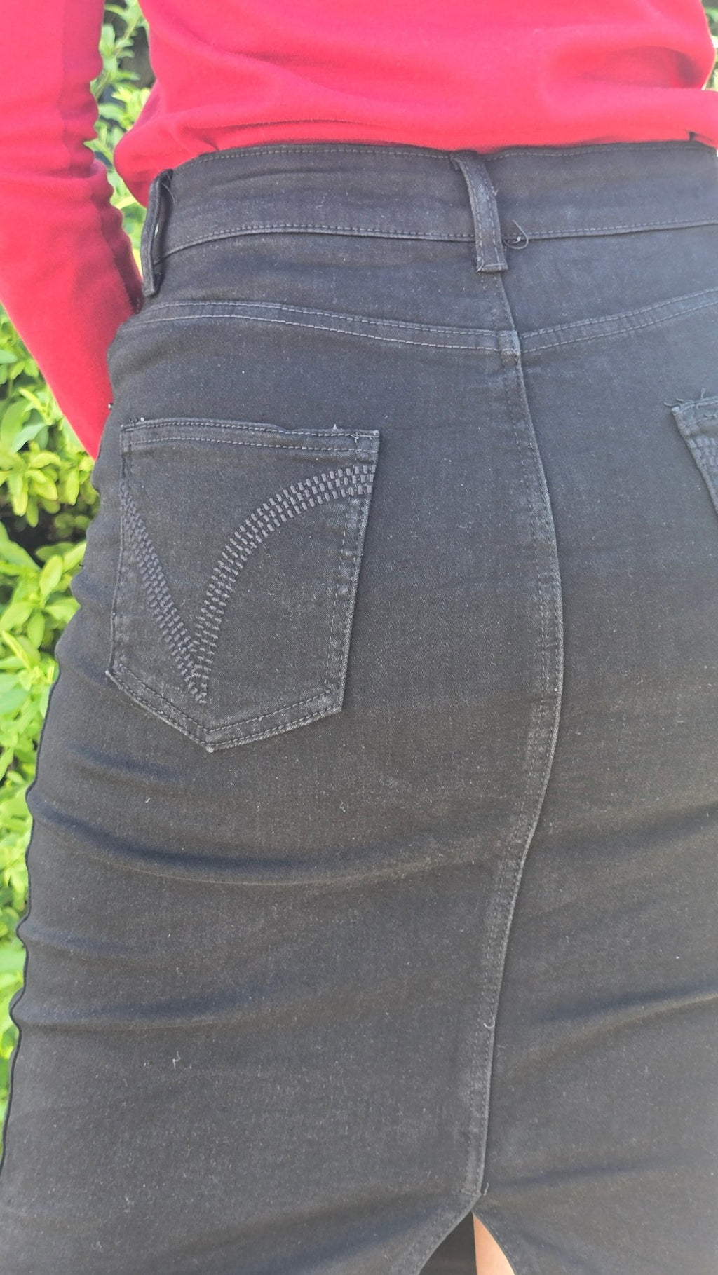 Black High-Waist Denim Skirt – Slim Fit Midi Classic DYQ-216