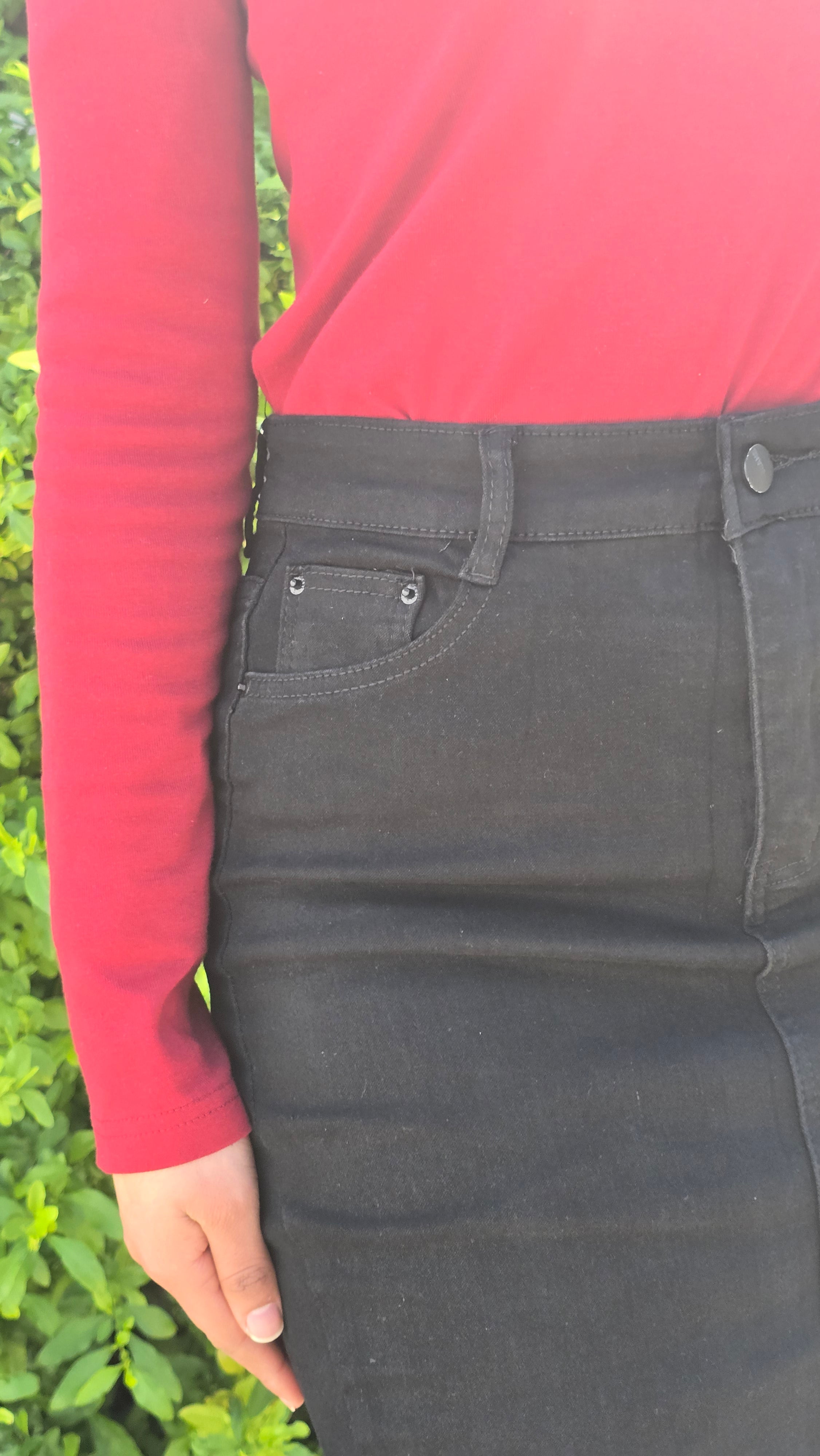 Black High-Waist Denim Skirt – Slim Fit Midi Classic DYQ-216