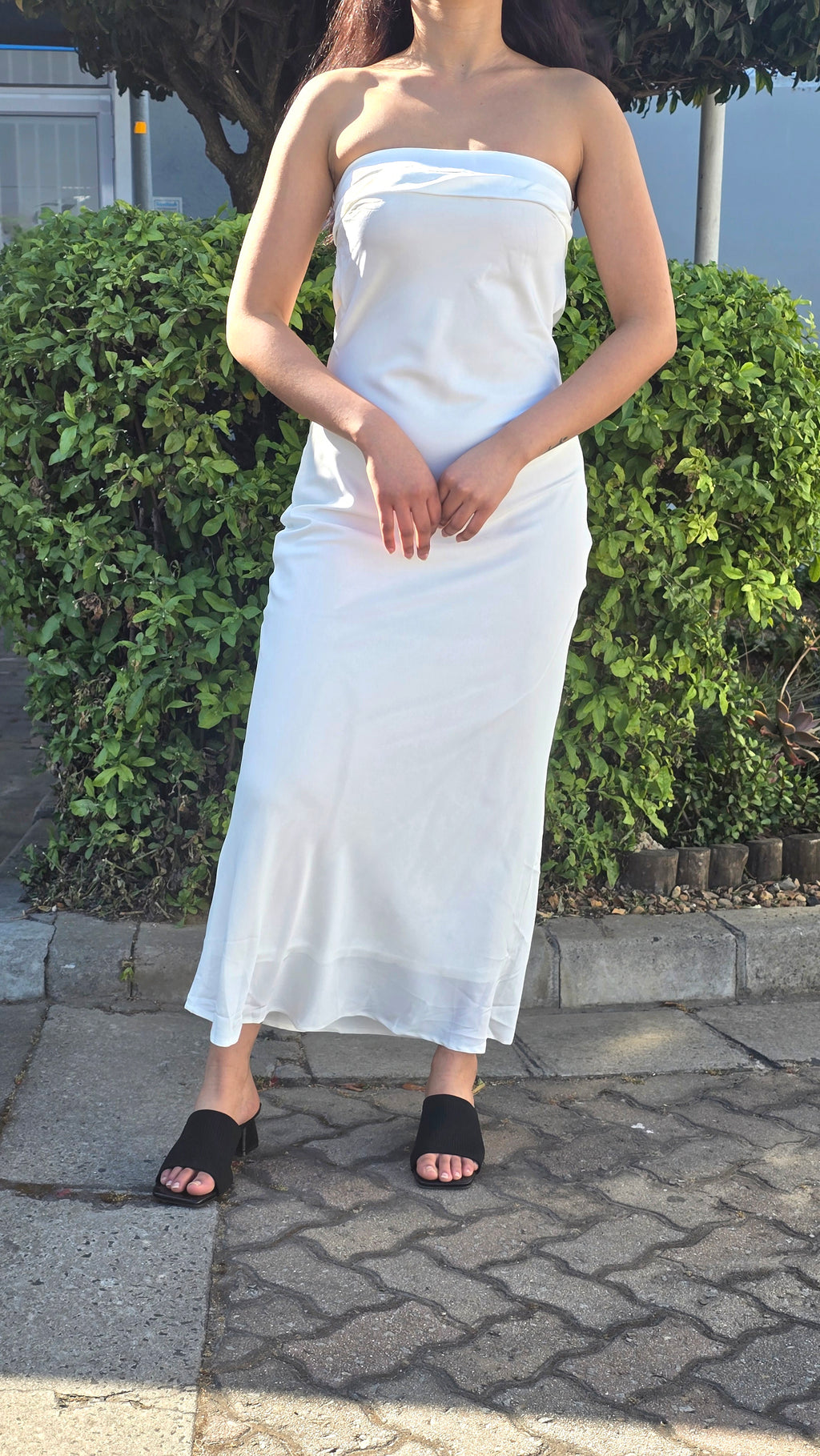 Glamorous Satin Bodycon Dress – Luxe Shine & Flattering Fit