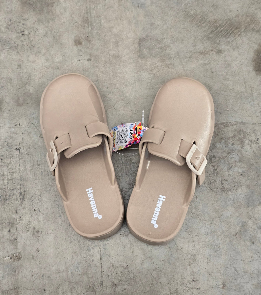 Havenna Buckle Clog Sandals