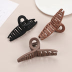 Matte Twist Hair Grip – Elegant and Functional Hair Clip