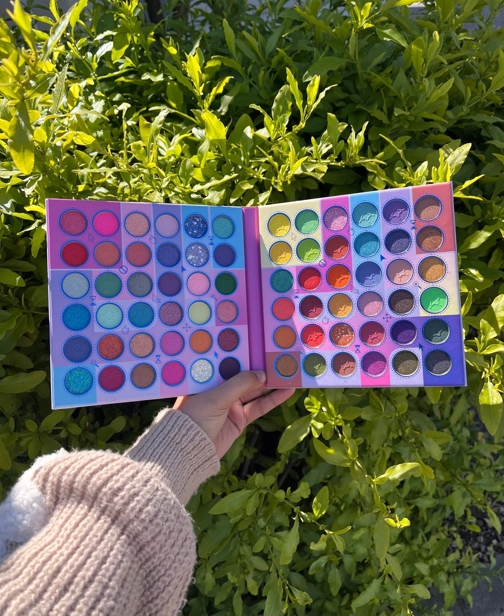 Vibrant 48-Color Eyeshadow Palette – Shimmer & Matte Finishes