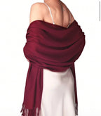 Classic Cashmere Scarf with Fringe – Soft & Elegant