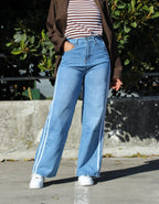 Striped Wide-Leg High-Waist Jeans – DYQ 372