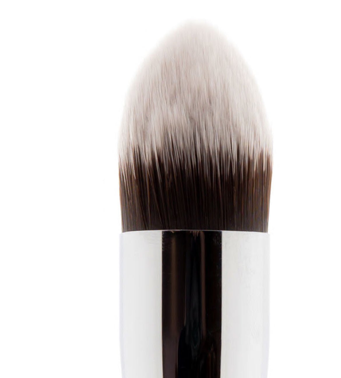 Tapered Foundation Brush - Precision for Seamless Blending