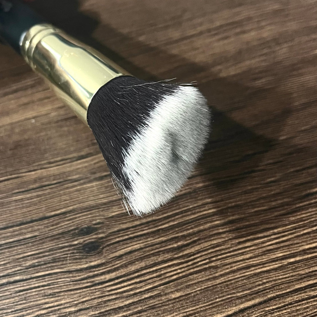 Flat Top Kabuki Foundation Brush - Seamless Foundation Application