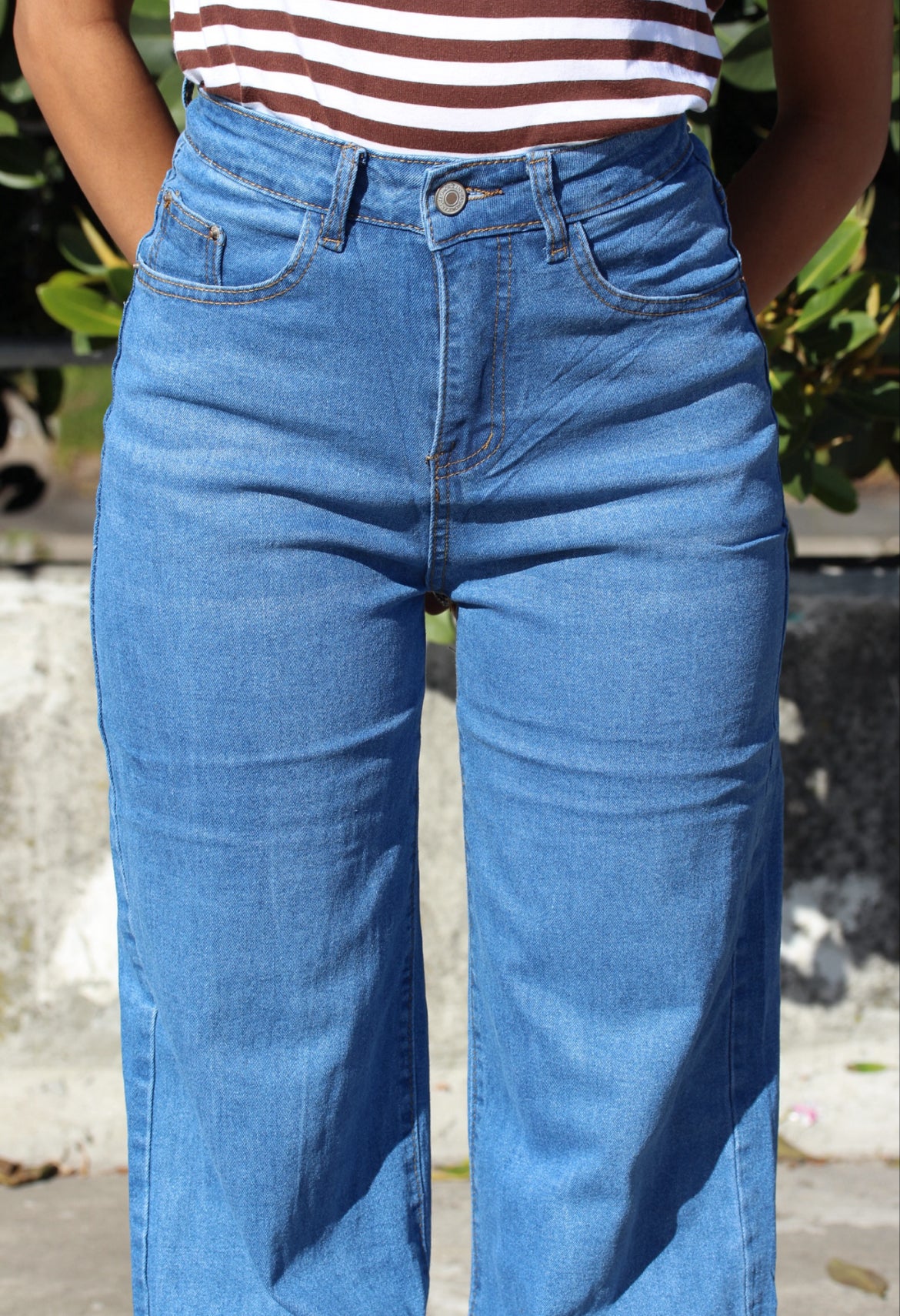 Wide-Leg High-Rise Jeans – DYQ 385