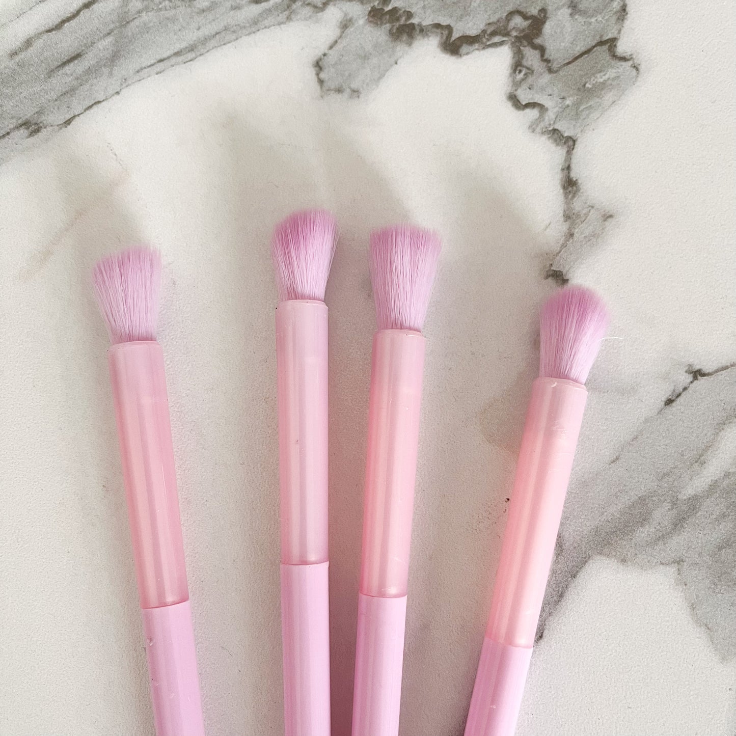 4-Piece Pink Makeup Brush Set - Professional and Stylish Beauty Tools