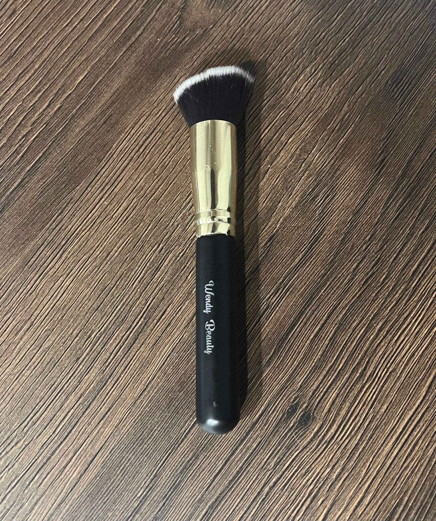 Flat Top Kabuki Foundation Brush - Seamless Foundation Application