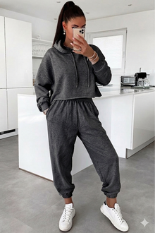 Women’s 2-Piece Fleece Loungewear Set – Cropped Hoodie & High-Waisted Joggers