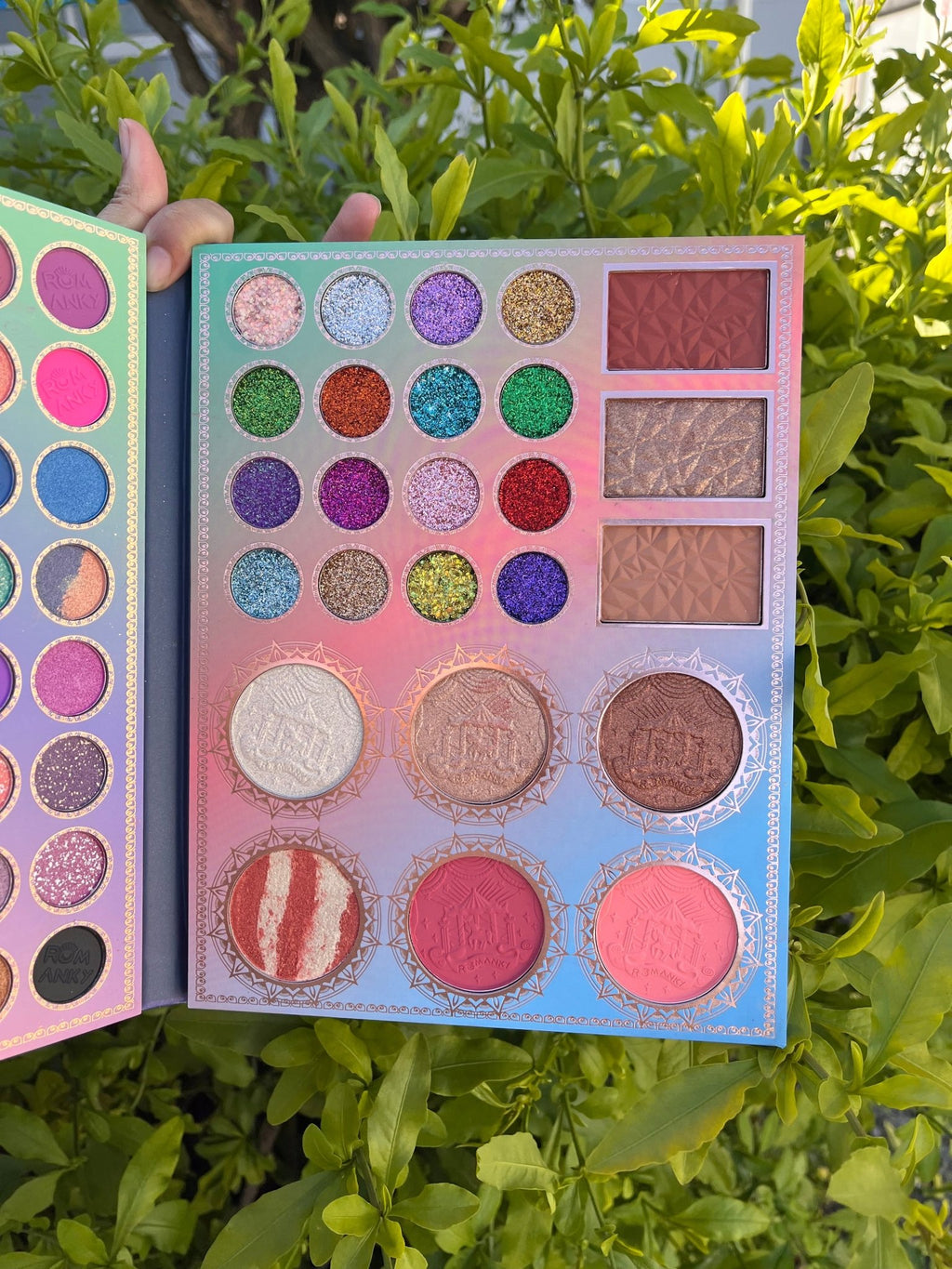 Vibrant Multicolor Eyeshadow Palette – 60 Shimmer and Matte Shades