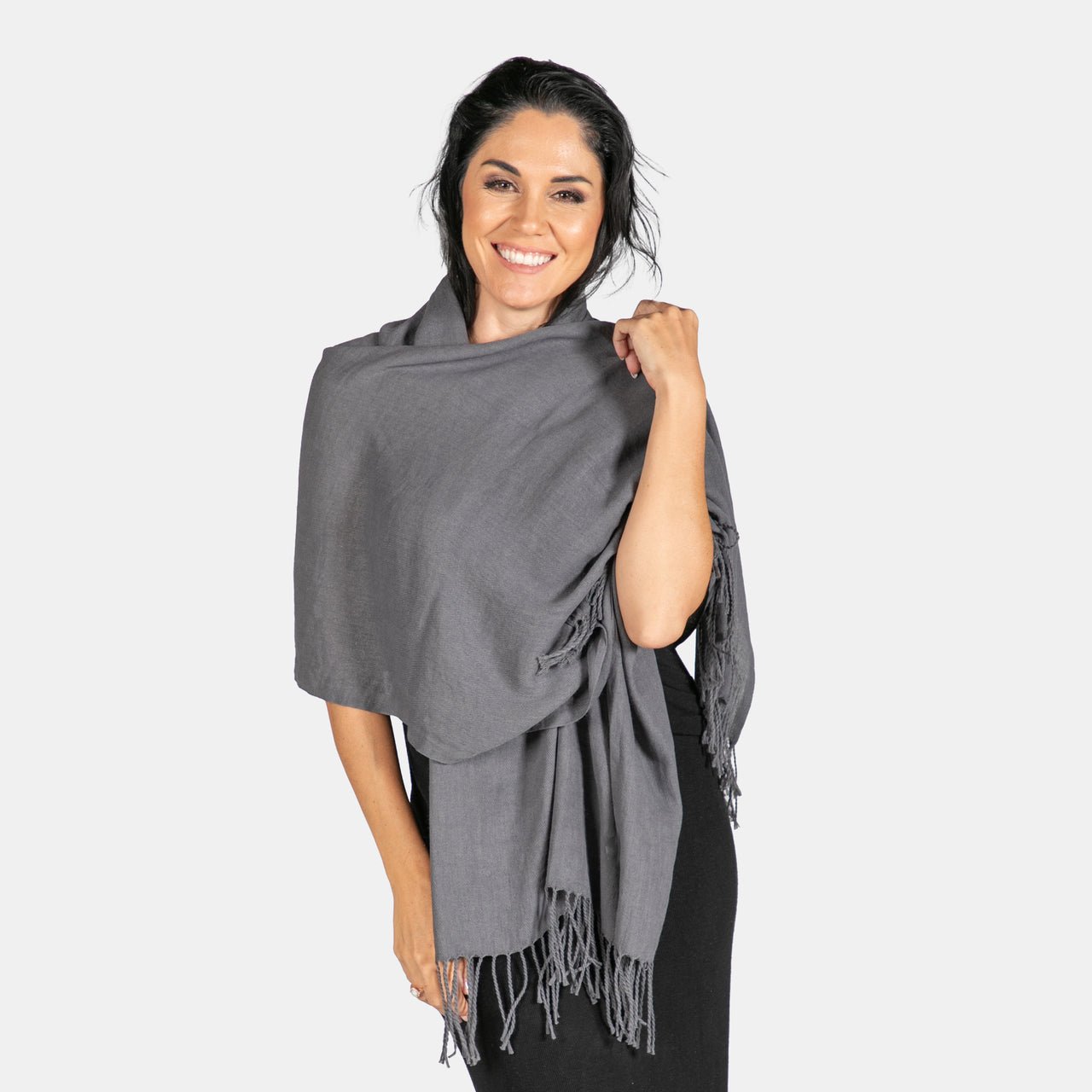 Classic Cashmere Scarf with Fringe – Soft & Elegant