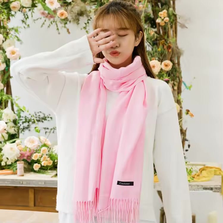 Classic Cashmere Scarf with Fringe – Soft & Elegant