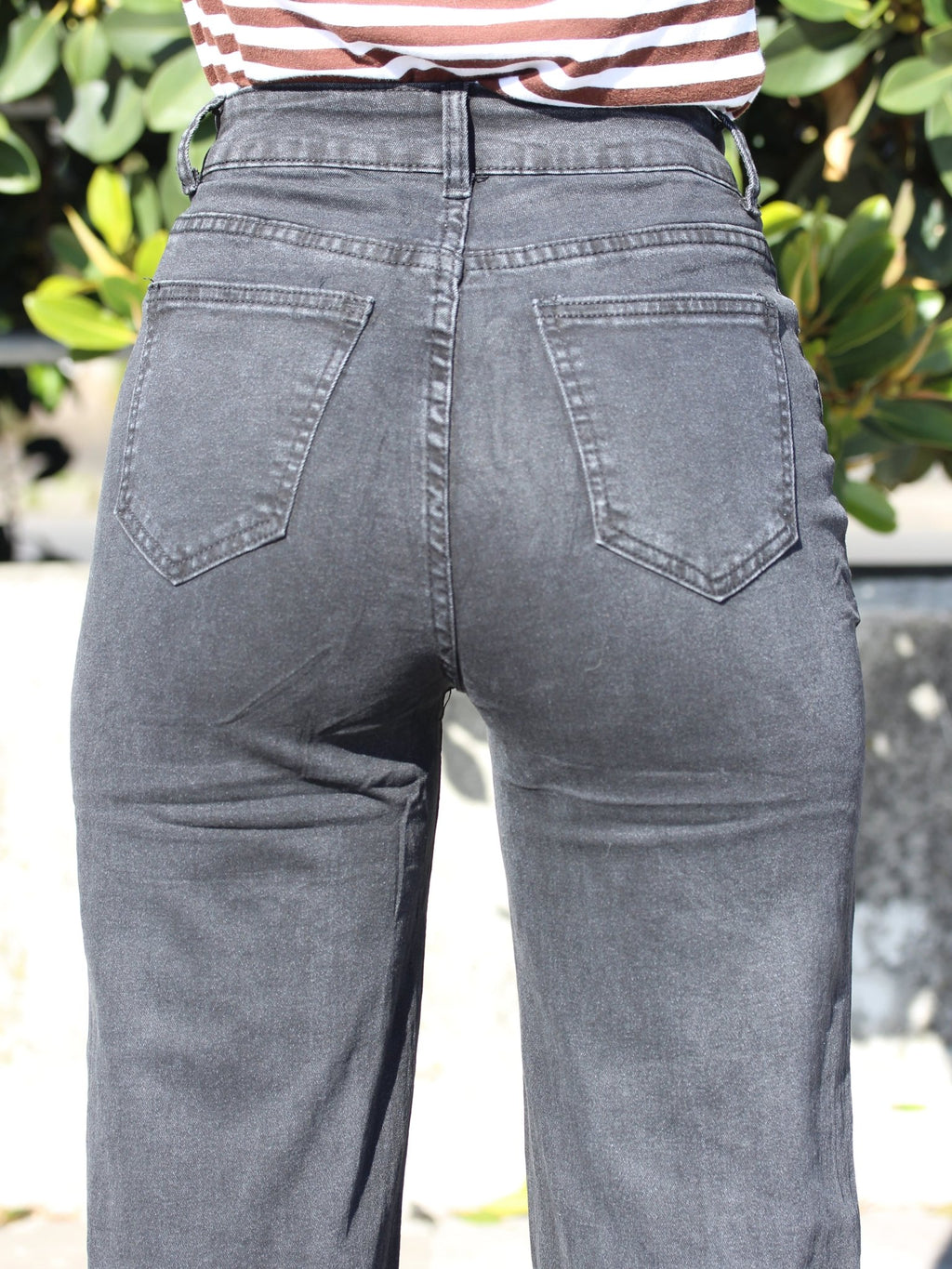 Black Wide-Leg High-Waist Jeans – DYQ 387