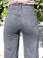 Black Wide-Leg High-Waist Jeans – DYQ 387