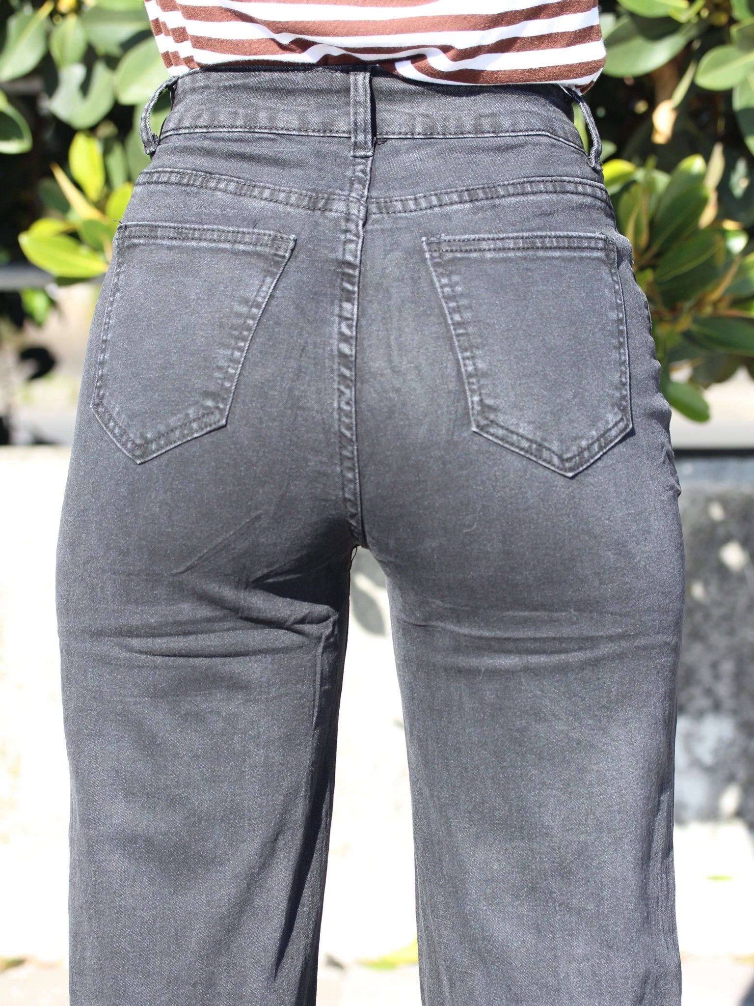 Black Wide-Leg High-Waist Jeans – DYQ 387