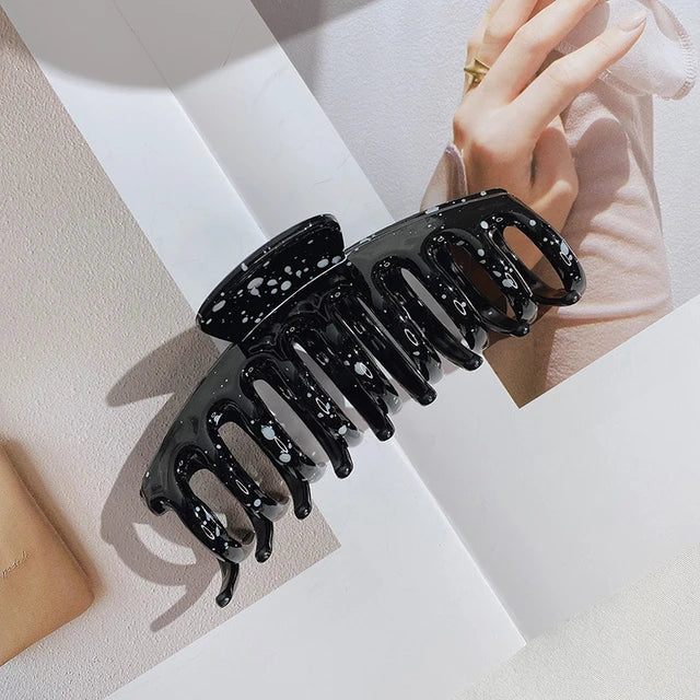 Acrylic Crab Hair Claw Clip – Chic Hair Accessory for Secure Styling