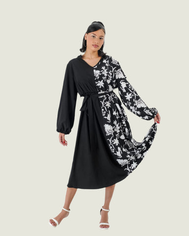 Elegant Black & White Floral Contrast Maxi Dress with No Belt – Timeless & Chic