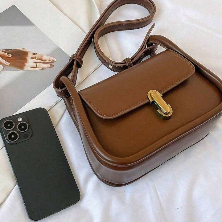 Soft-Curve Flap Shoulder Bag – Lightweight & Elegant Everyday Wear LYL070