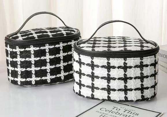 Tweed circle travel bag