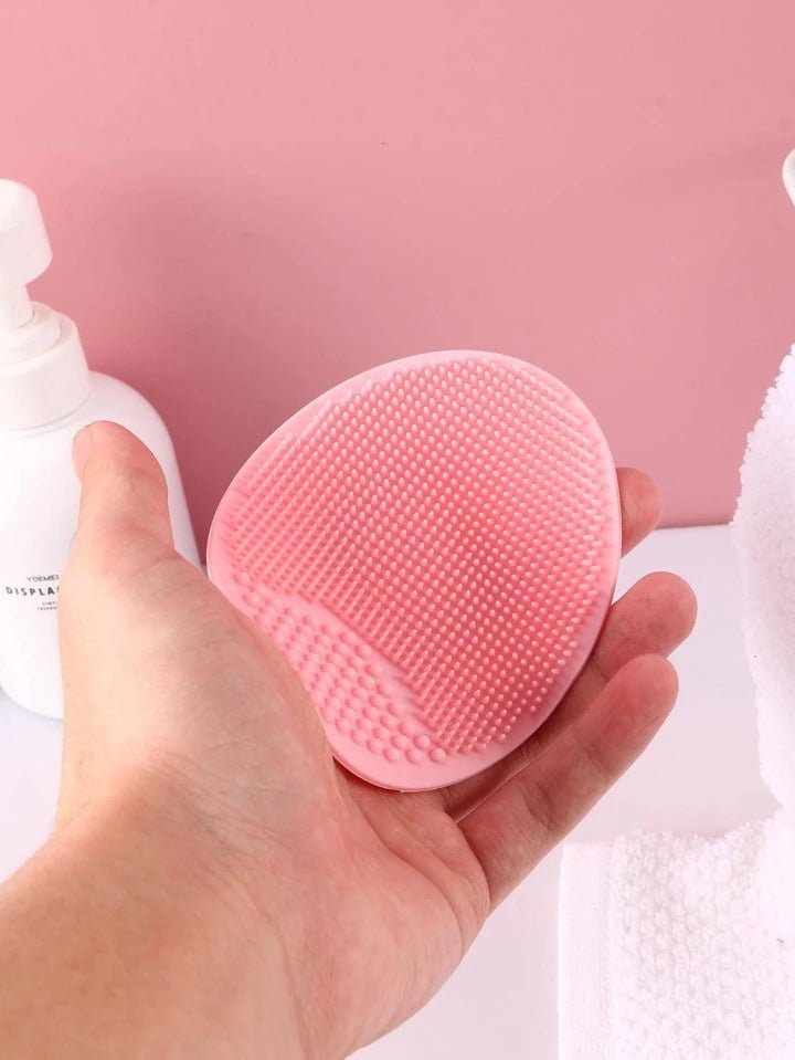 Silicone Facial Scrubber with Suction Base – Gentle Exfoliating Brush