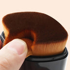 Retractable Travel Makeup Brush – Compact Powder & Blush Applicator