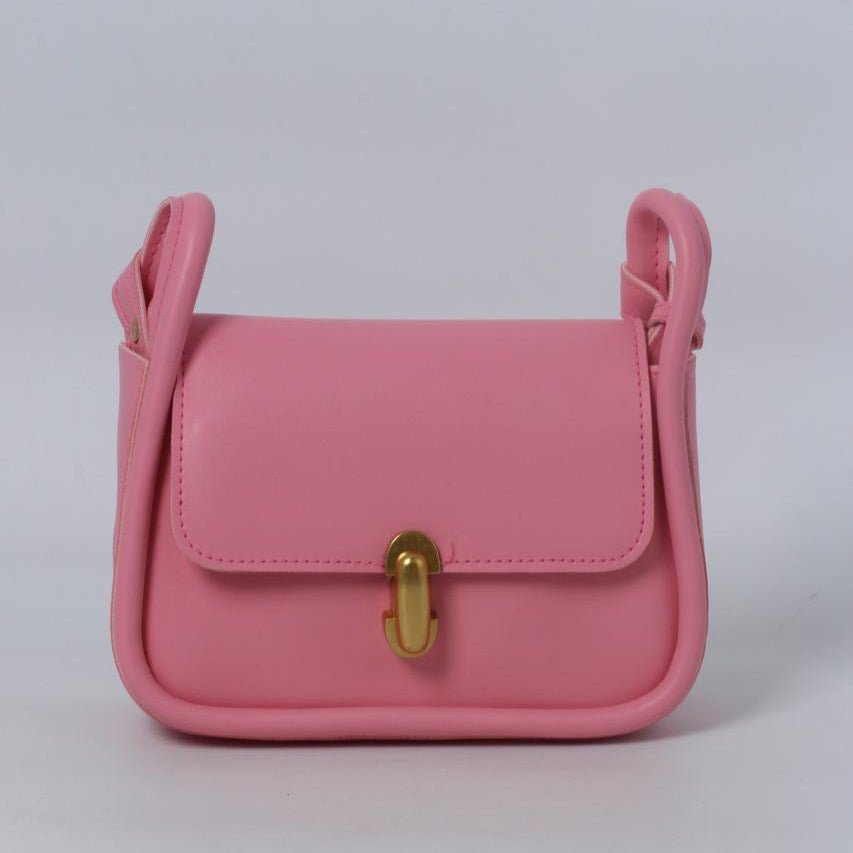 Soft-Curve Flap Shoulder Bag – Lightweight & Elegant Everyday Wear LYL070
