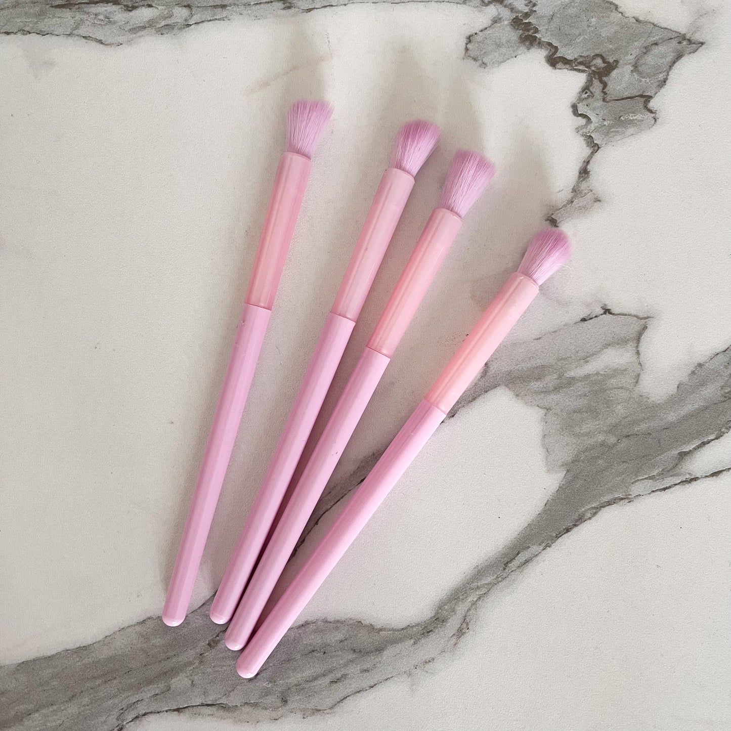 4-Piece Pink Makeup Brush Set - Professional and Stylish Beauty Tools