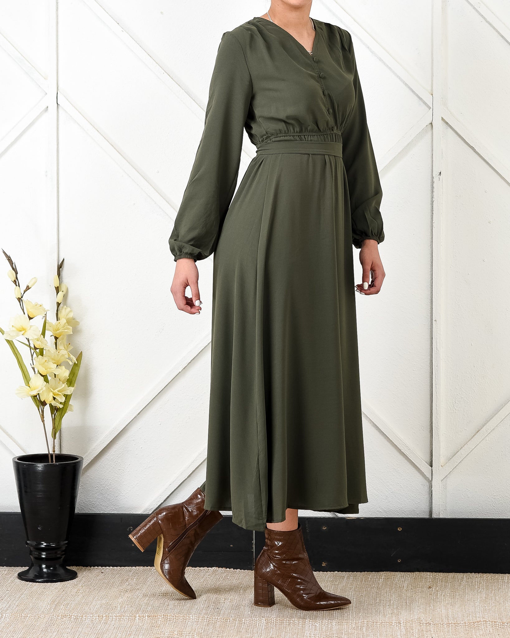 Button-Detail Green Dress With Belt XD21