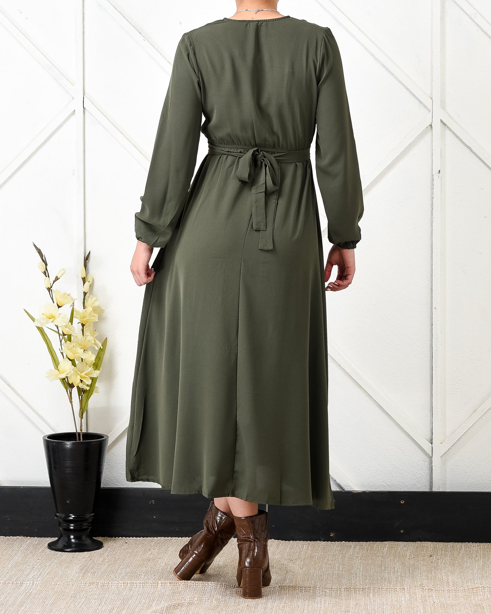 Button-Detail Green Dress With Belt XD21