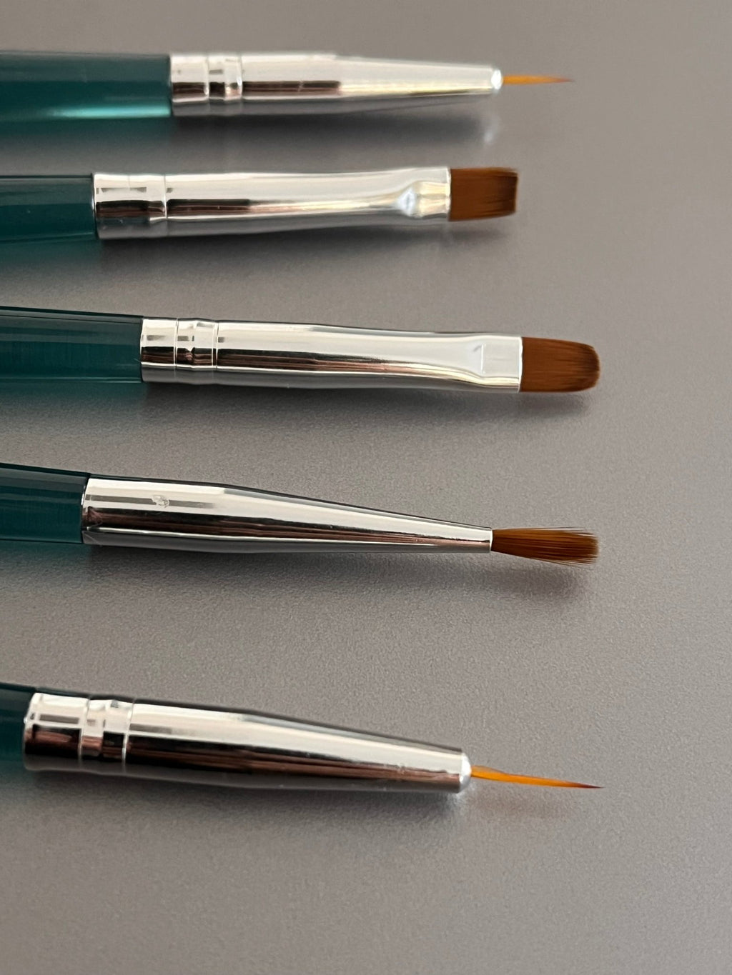 Green Handle Nail Art Brush Set – 5pcs Fine Detail Painting Tools (Random Colour)
