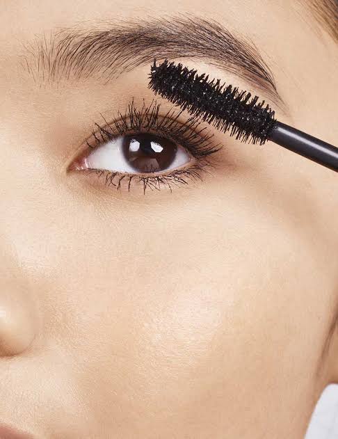 Thick Long Lasting Black Mascara – Get Defined Lashes Today